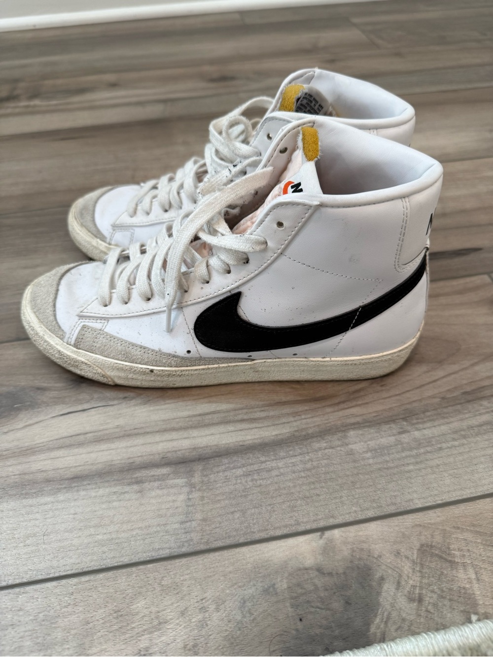 Nike Blazer Mid 77s